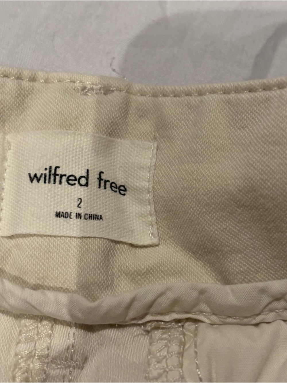 Aritzia Ascendant Pant (Wilfred
Free) size 2 - Picture 3 of 4